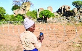 Борьба за подключение в сельской Зимбабве